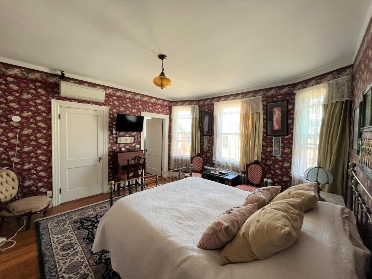 Munroe Inn Boutique Hotel Auburn Chambre photo